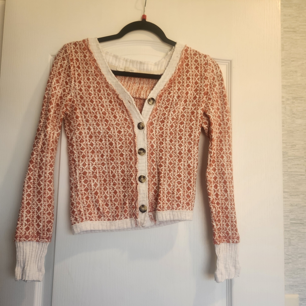 *Gilded Intent Red and Cream Button-Up Blouse Size M Euc*